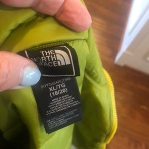 Boys North Face coat, size xl